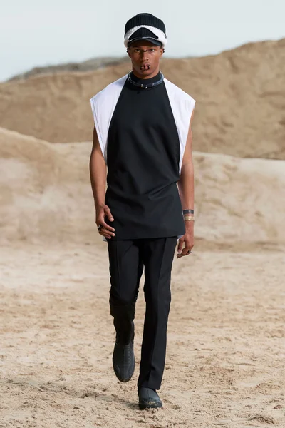 Look 2